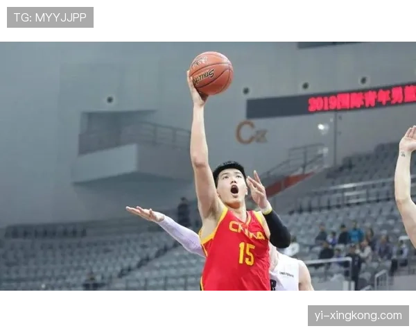 广州足球俱乐部主教练变动引发球队调整期,关键比赛考验阵容磨合与战术适应 广州足球俱乐部主教练变动引发球队调整期,关键比赛考验阵容磨合与战术适应